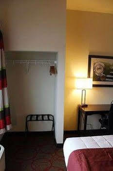 Inn At Hunters Run Watford City Esterno foto
