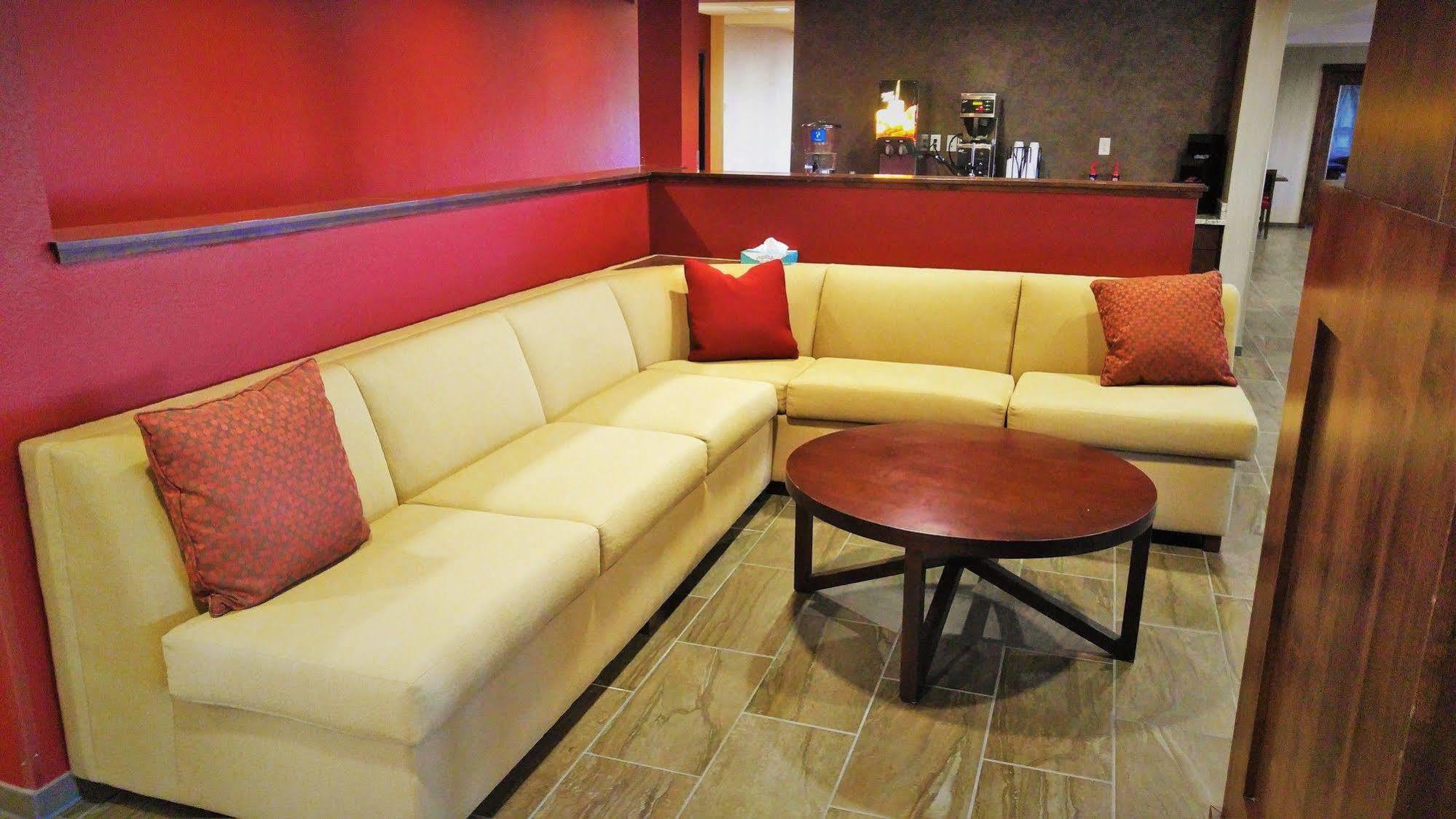 Inn At Hunters Run Watford City Esterno foto